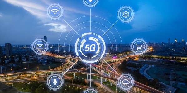 十二部门:深化基于5G的编队行驶、远程驾驶等自驾应用场景